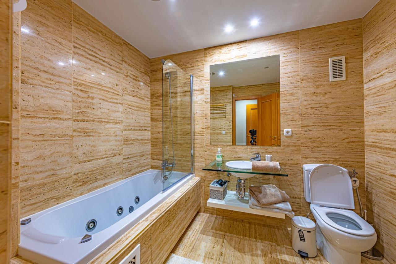 Marina Luxury Apartment เอสเตโปนา ภายนอก รูปภาพ