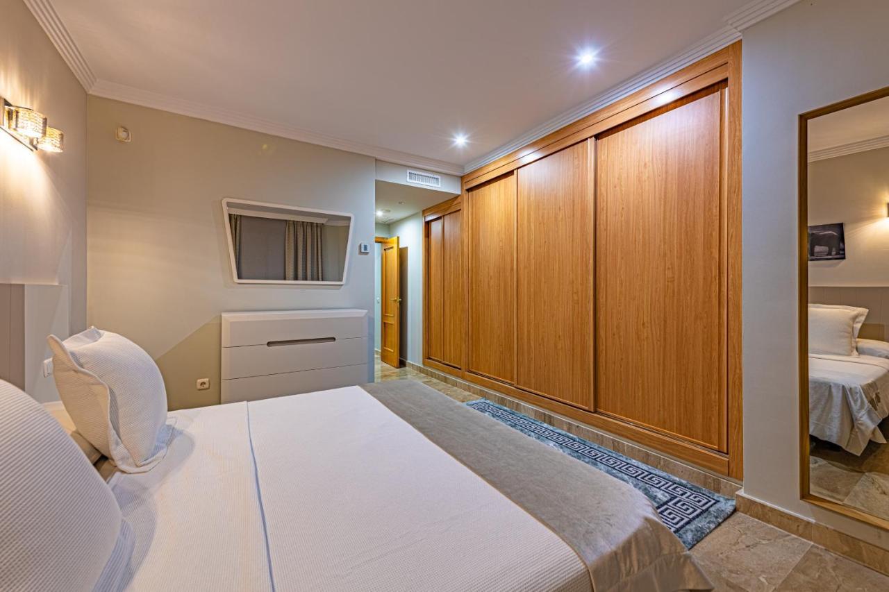 Marina Luxury Apartment เอสเตโปนา ภายนอก รูปภาพ