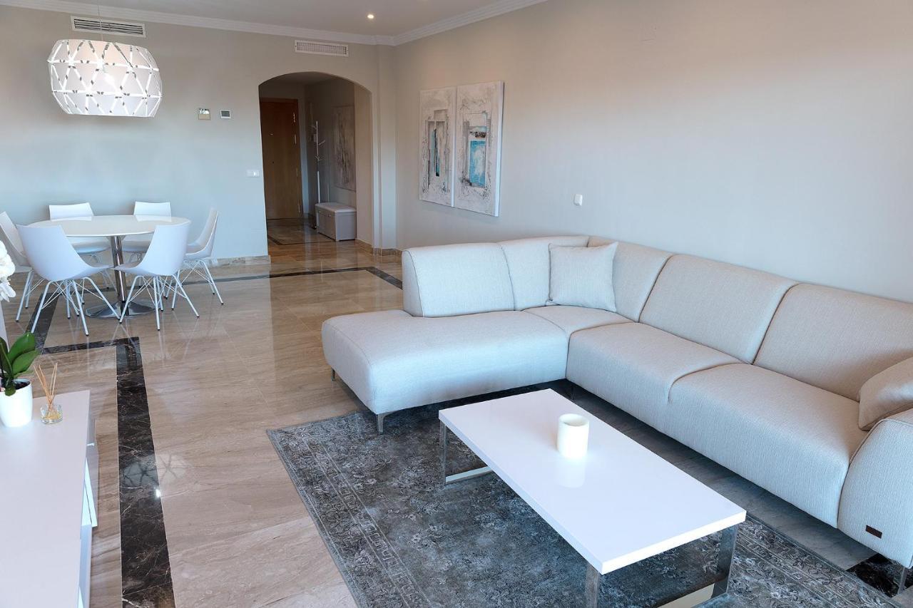 Marina Luxury Apartment เอสเตโปนา ภายนอก รูปภาพ