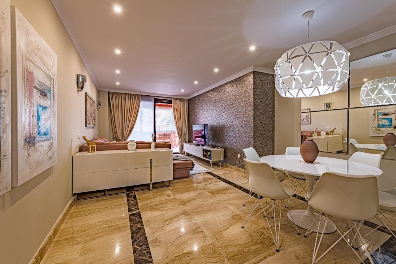 Marina Luxury Apartment เอสเตโปนา ภายนอก รูปภาพ