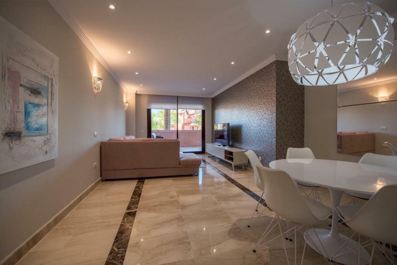 Marina Luxury Apartment เอสเตโปนา ภายนอก รูปภาพ