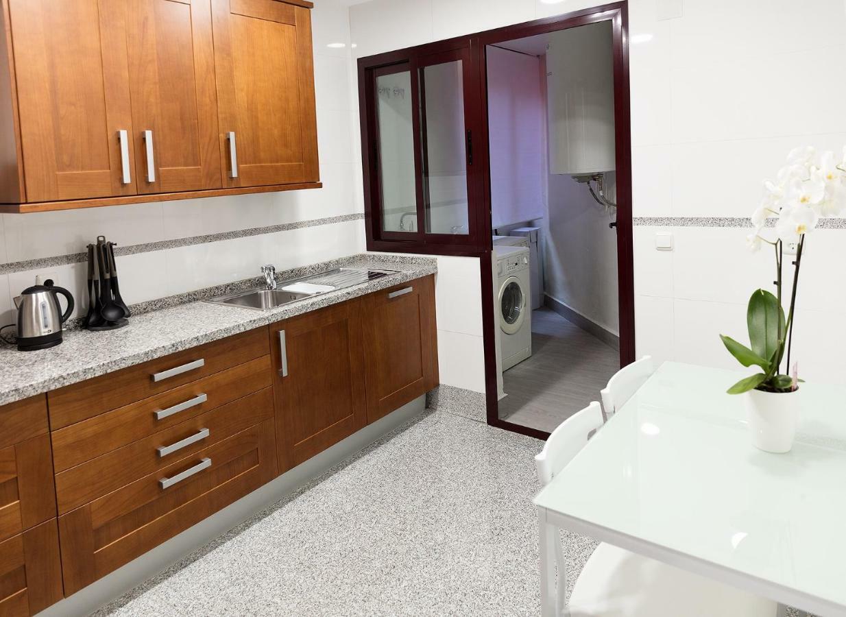 Marina Luxury Apartment เอสเตโปนา ภายนอก รูปภาพ